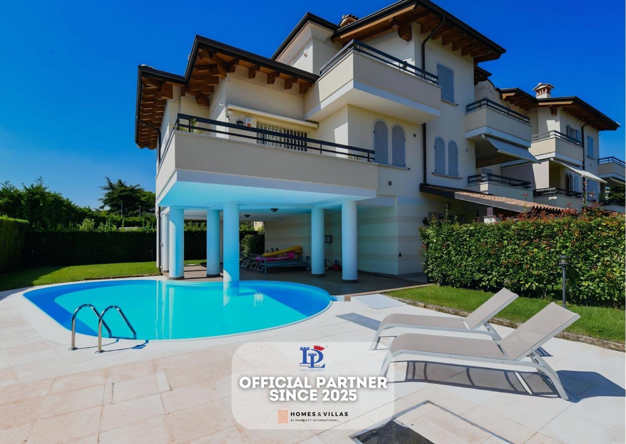 Desenzanoloft Official Partner Marriott Homes & Villas - Bea House, Sirmione With Private Garden And Share Pool Exterior photo